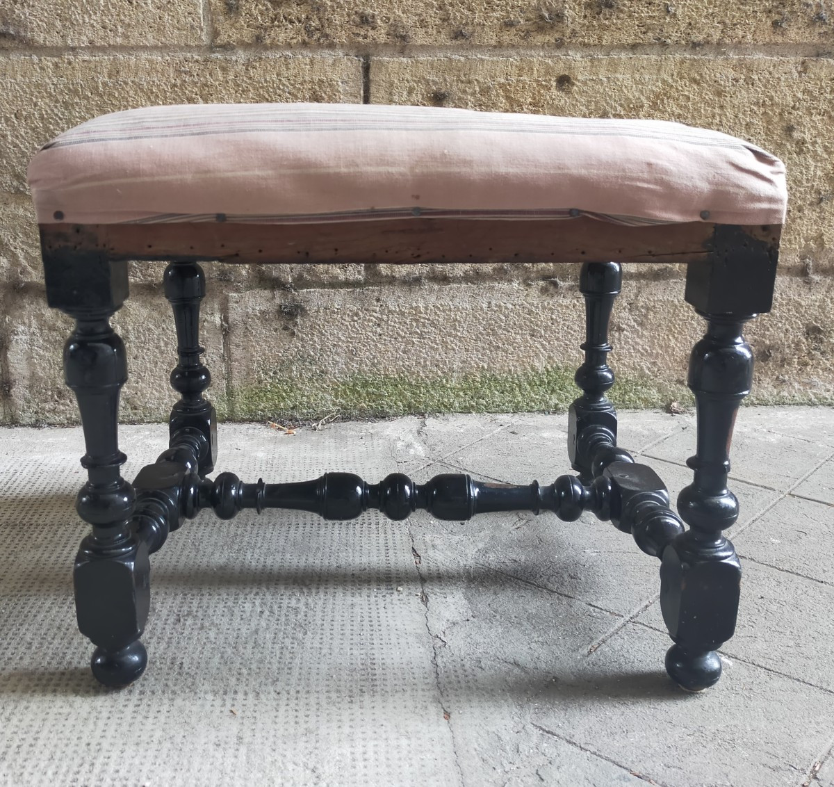 Louis XIII Style Stool-photo-2