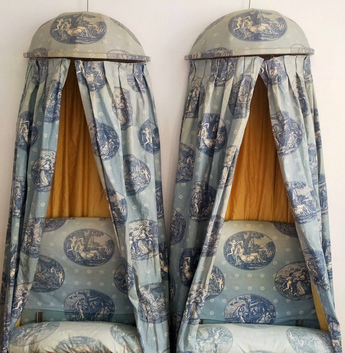 Paire de ciel de lits en toile de Jouy