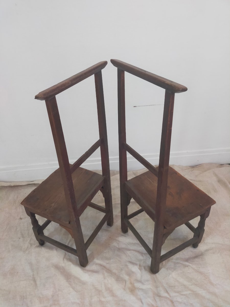 Pair Of 17th-century Chairs-photo-3