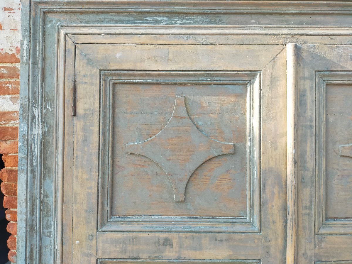 17th-century Wood-paneled Cupboard-photo-3