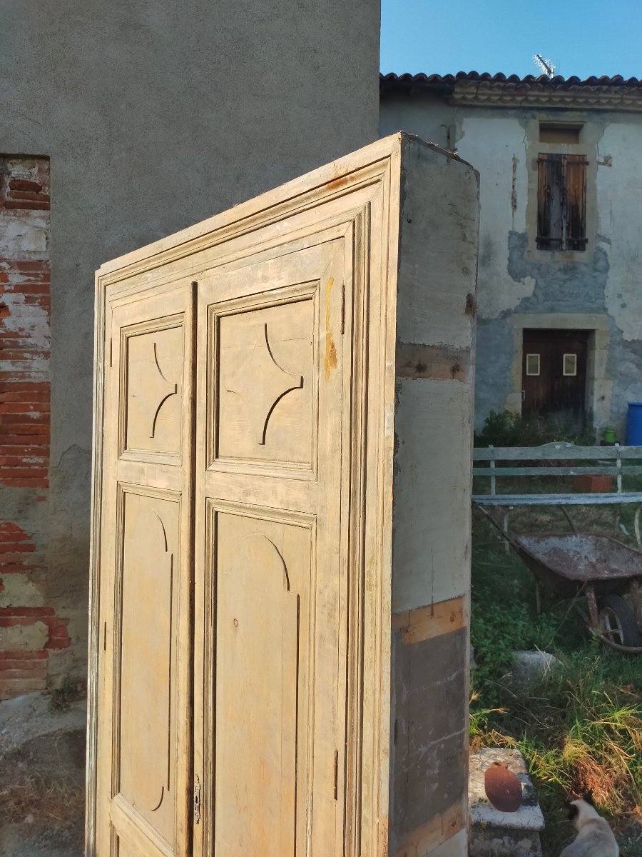 17th-century Wood-paneled Cupboard-photo-7