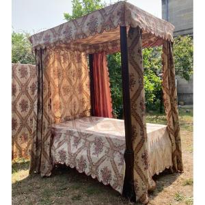 19th Century Four Poster Bed And Its Original Fabrics