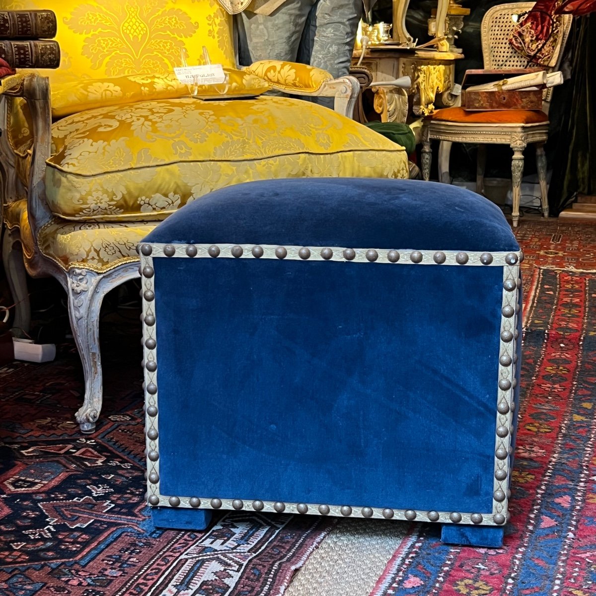 Belle niche tabouret d’intérieur faisant tabouret pour petits chiens/chats, XXé Siècle.-photo-3