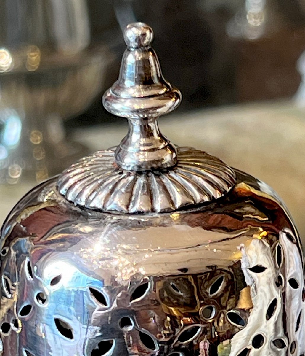   Sprinkler 18th Century, Louis XIV, Silver, Baluster With Bayonet.-photo-1