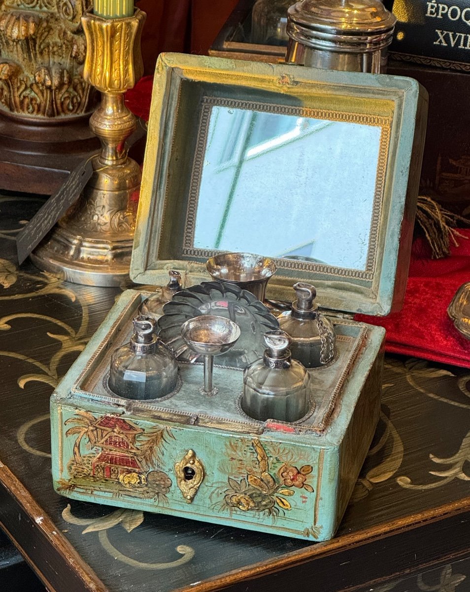 Somptueux coffret à senteurs, à parfums de voyage, décors d’Asie, XVIIIè. France. -photo-1
