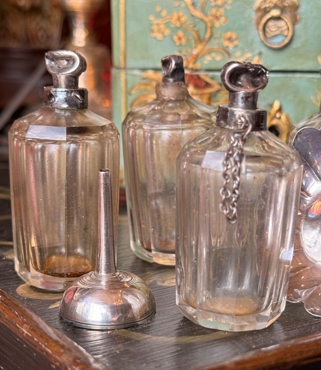 Somptueux coffret à senteurs, à parfums de voyage, décors d’Asie, XVIIIè. France. -photo-5