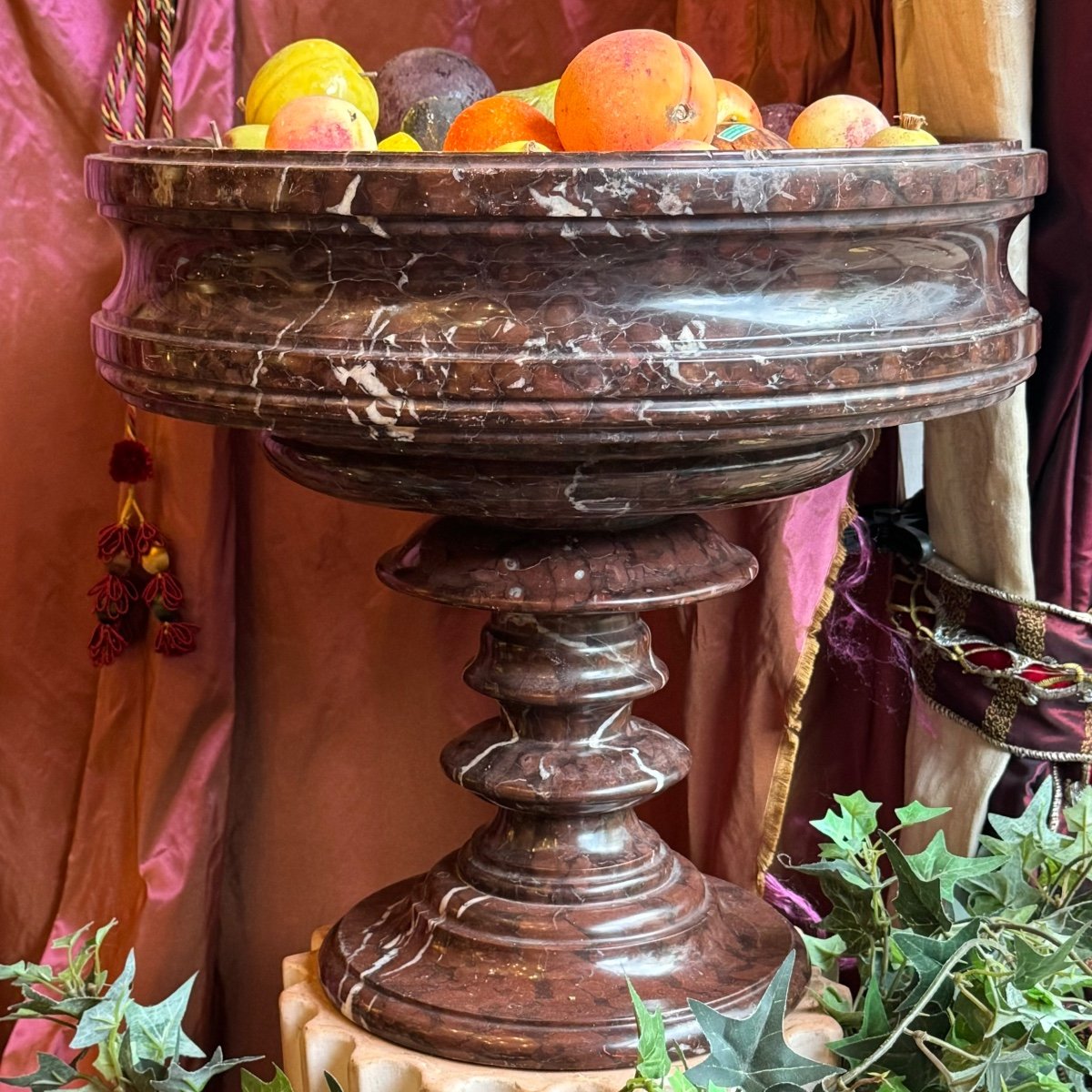 Campan Marble Cup, Early 19th Century And 31 Recent Carrara Marble Fruits