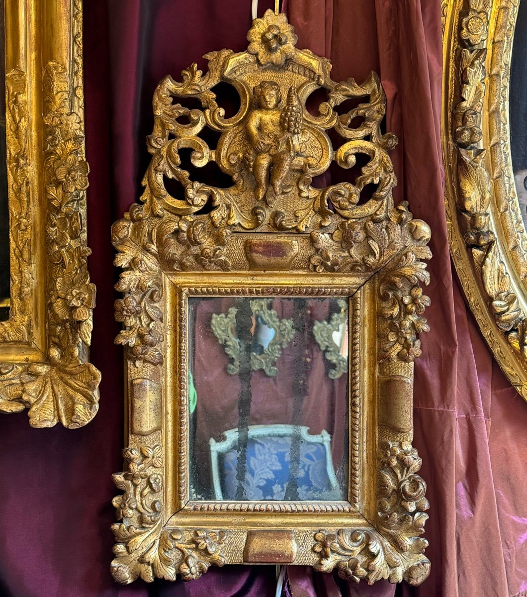 Bacchus enfant sur miroir,  époque Louis XIV, sculpté doré, XVIIIème. -photo-7