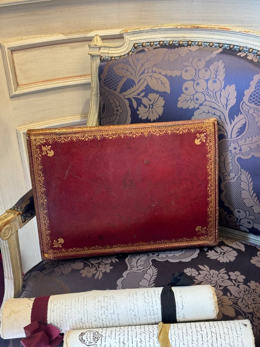 Grand portefeuille à soufflets  Louis XV, maroquin  rouge, motifs dorées, XVIIIè.-photo-3