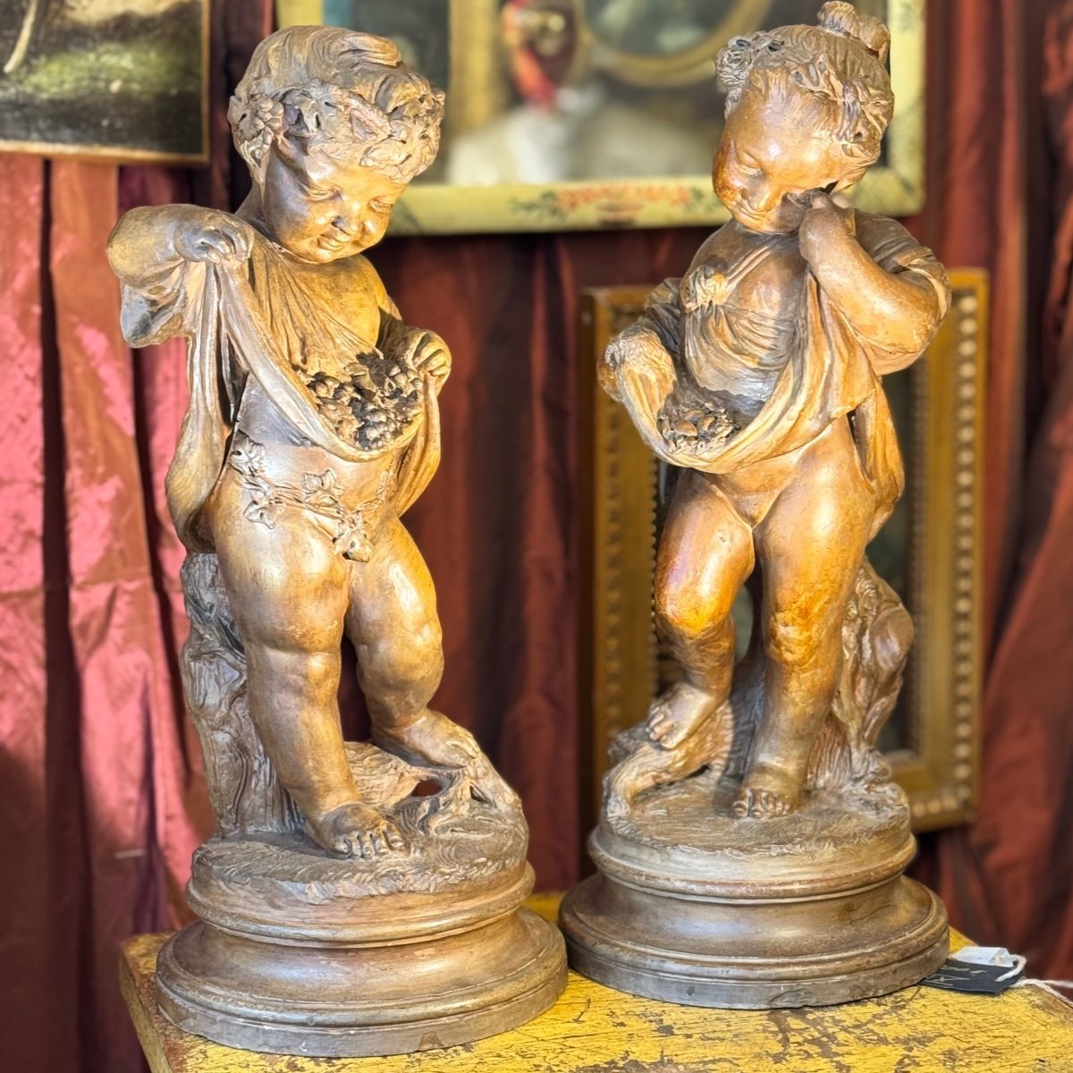 Clodion, grandes terre cuite d’enfants, patine brune, d’après Clodion. XIXe. (46 cm). -photo-5