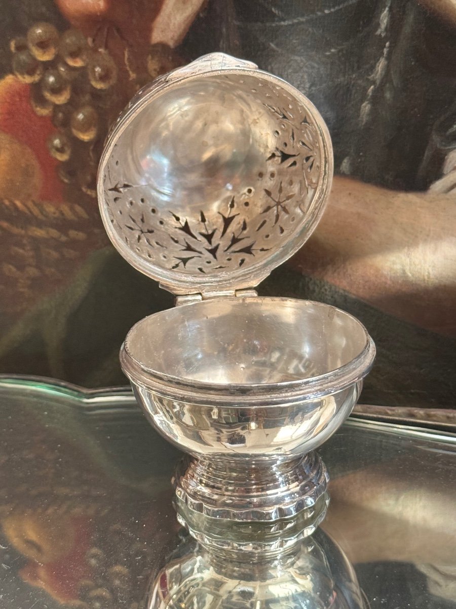 18th Century Toilet Sponge Ball, Silver-plated Bronze.-photo-2