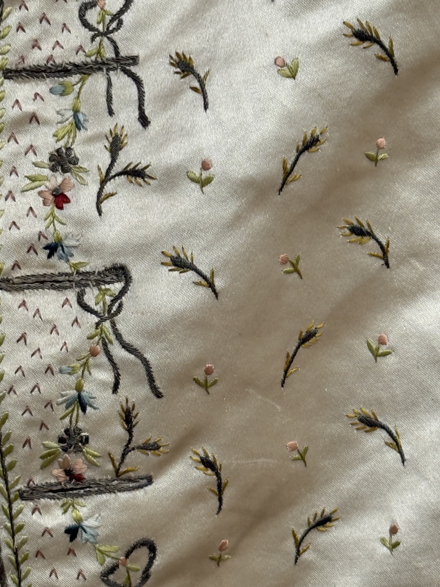  Habits d’homme XVIIIè : Veste, Gilet et Culotte, tissus luxueux.-photo-6