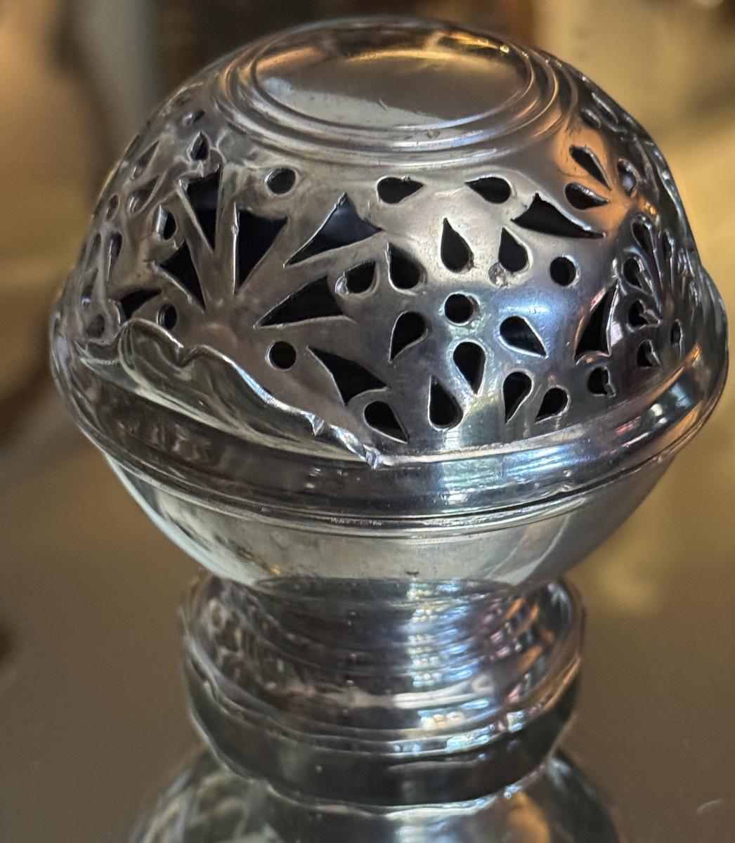 18th Century Toilet Sponge Ball, Silver-plated Bronze. -photo-4