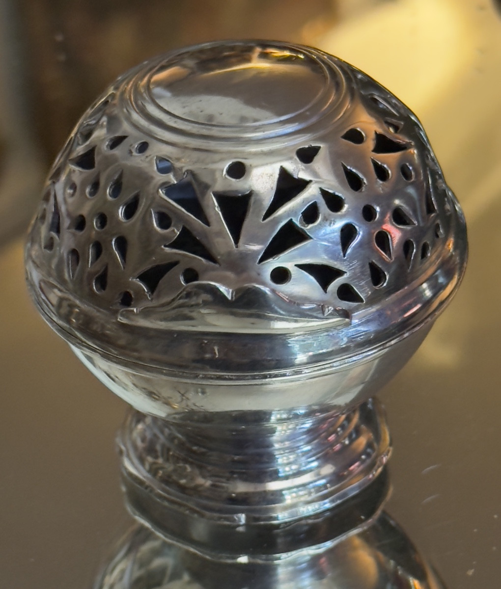 18th Century Toilet Sponge Ball, Silver-plated Bronze. -photo-5