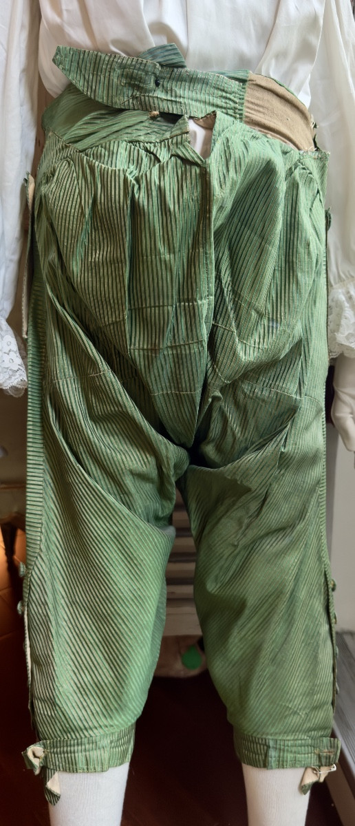 Veste, gilet, culotte, fin XVIIIe, Directoire. -photo-7