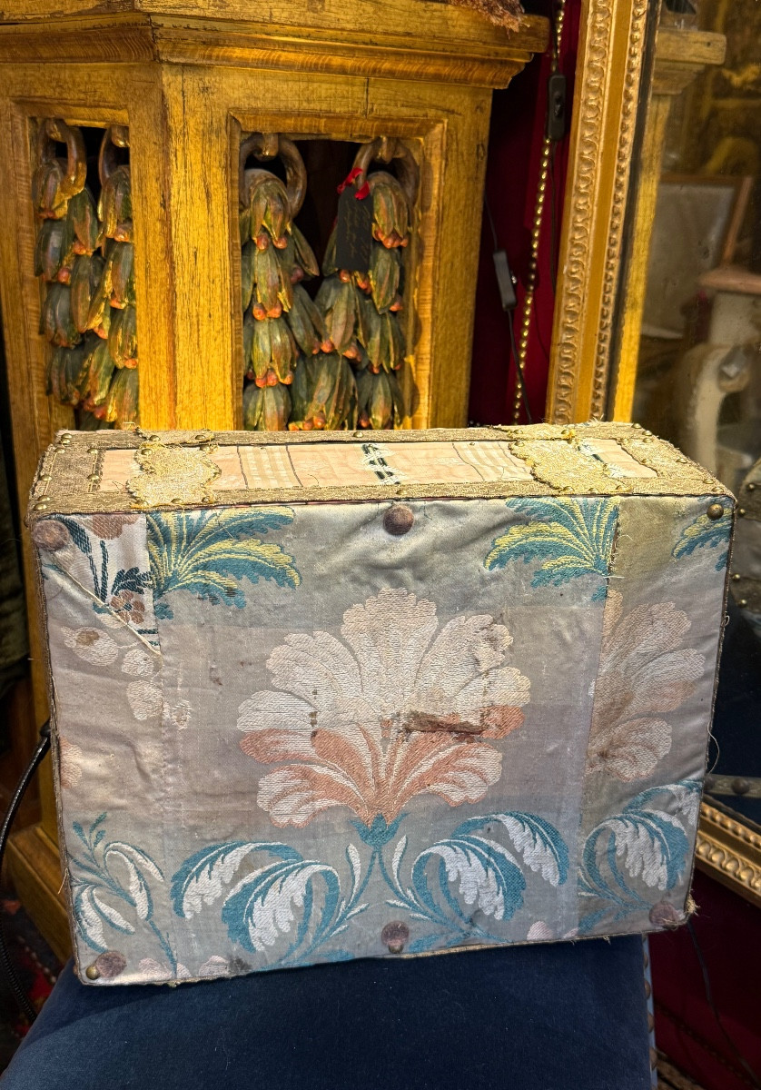 18th-century Wooden Chest Covered In Period Fabrics And Gold Thread Braid -photo-2