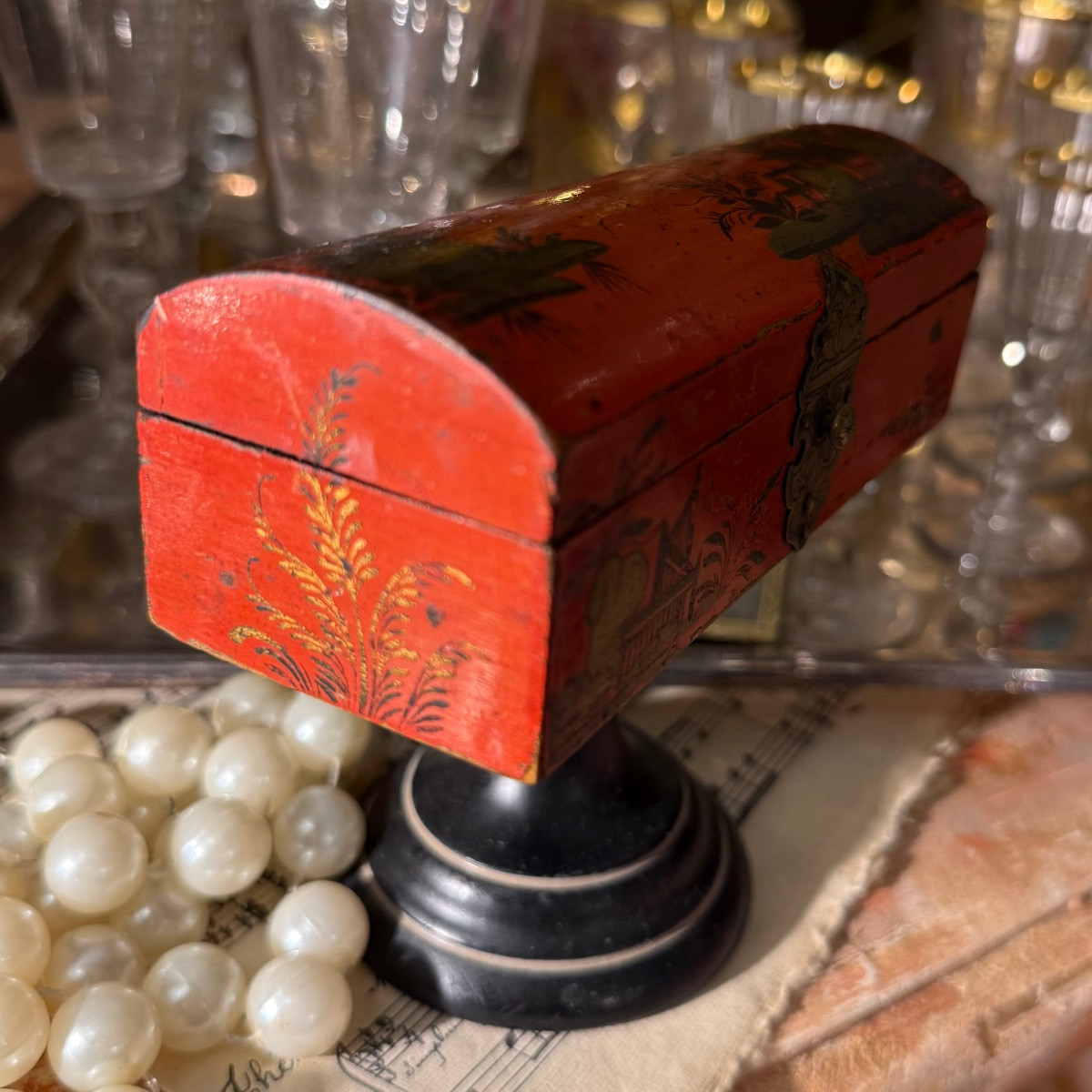 Petit coffret à épingles  vernis Martin XVIIIè rouge et or.-photo-4