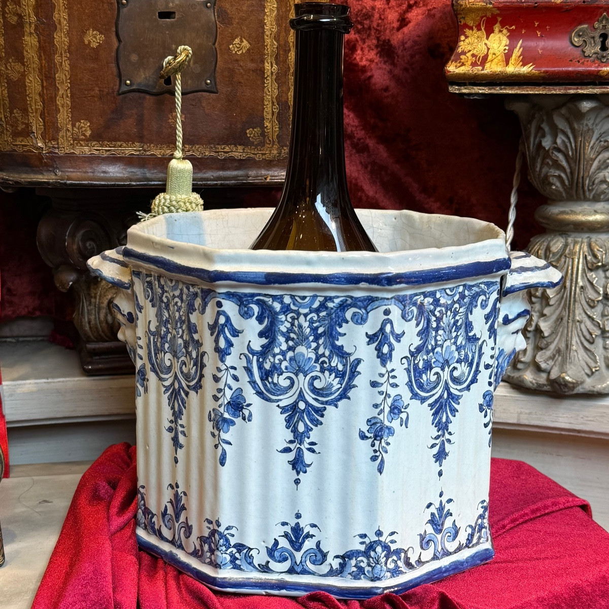 Rafraîchissoir, Rouen bleu aux lambrequins, début XVIIIè, parfait état.-photo-2