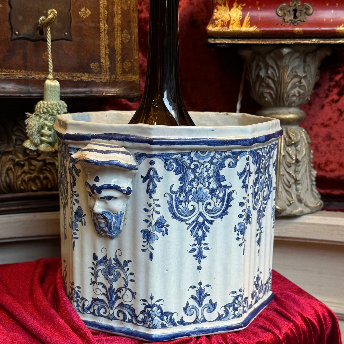 Rafraîchissoir, Rouen bleu aux lambrequins, début XVIIIè, parfait état.-photo-1