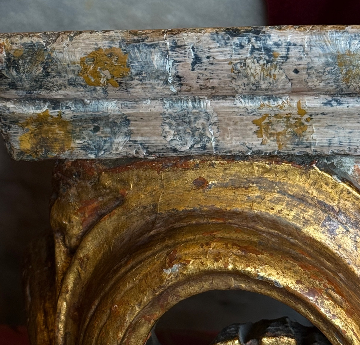 17th Century Wall Console Carved With Gilded Corinthian Acanthus Scrolls. -photo-6