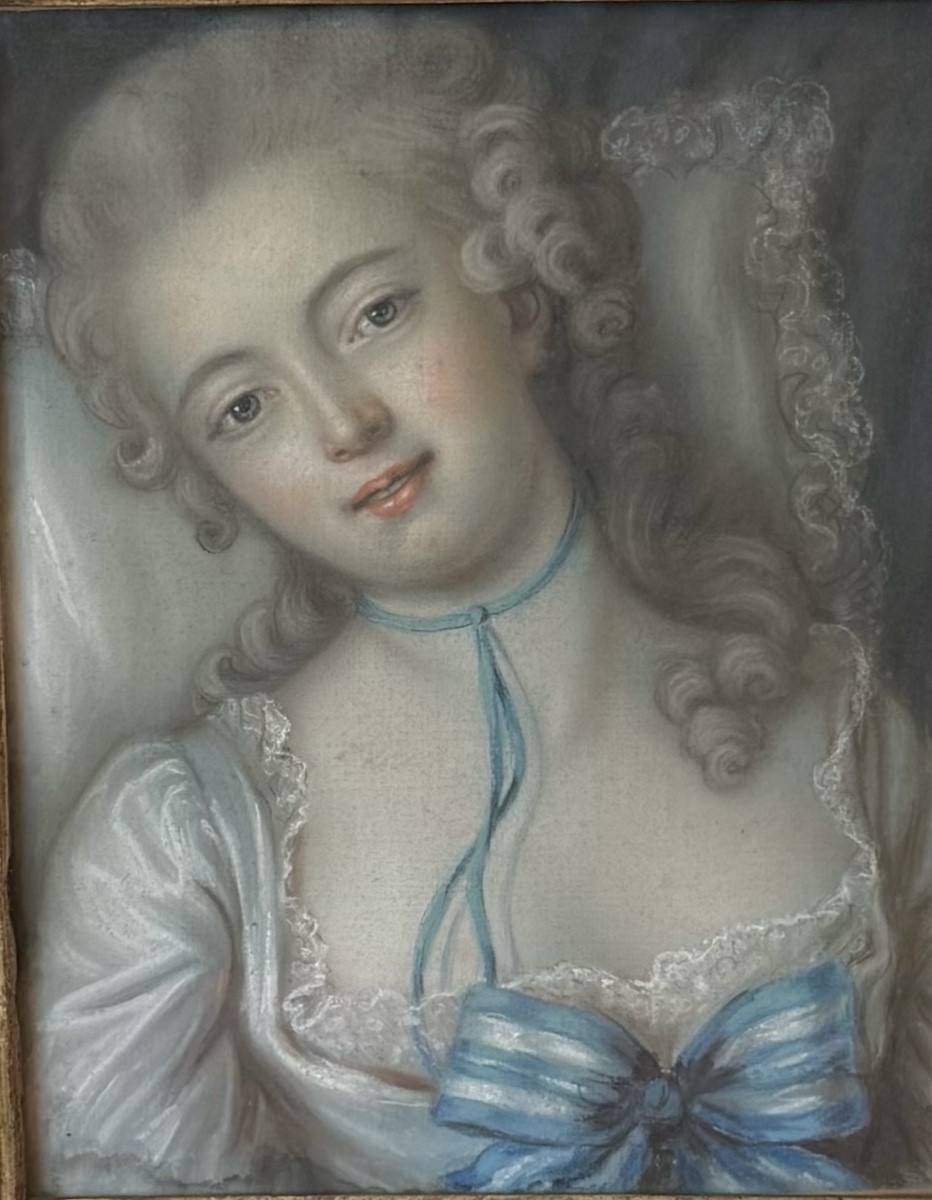 Pastel XVIIIe, jeune femme reposée, sur oreiller soyeux à dentelles, Mme de Villemomble**-photo-2
