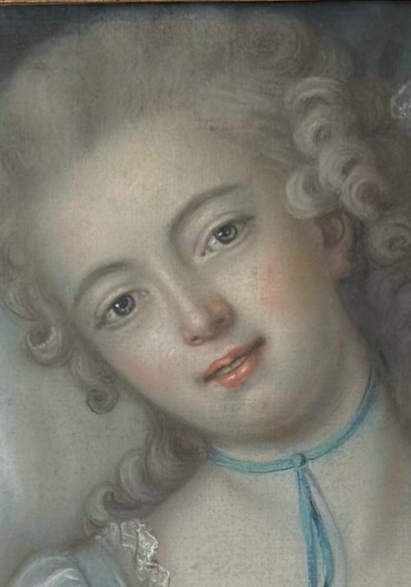 Pastel XVIIIe, jeune femme reposée, sur oreiller soyeux à dentelles, Mme de Villemomble**-photo-4