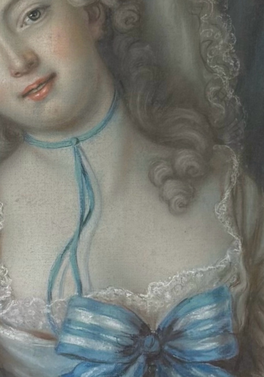 Pastel XVIIIe, jeune femme reposée, sur oreiller soyeux à dentelles, Mme de Villemomble**-photo-2
