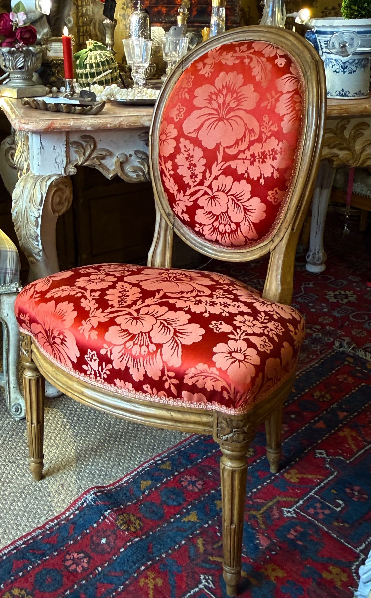 Chaise Louis XVI, dossier médaillon, XVIIIe.