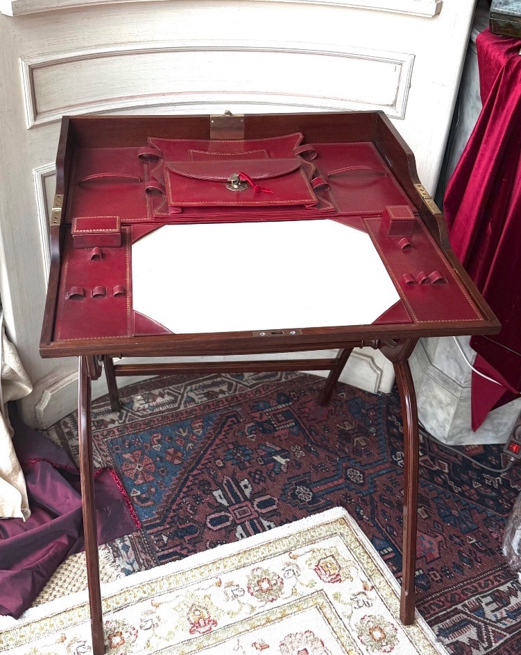 Bureau pliant militaire de campagne,  acajou massif, cuir rouge, fin XIXe. -photo-2