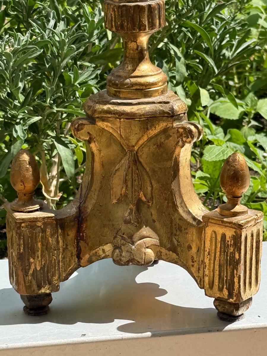 Paire de chandeliers Louis XIV du XVIIIe, bois doré, à bougies. -photo-3