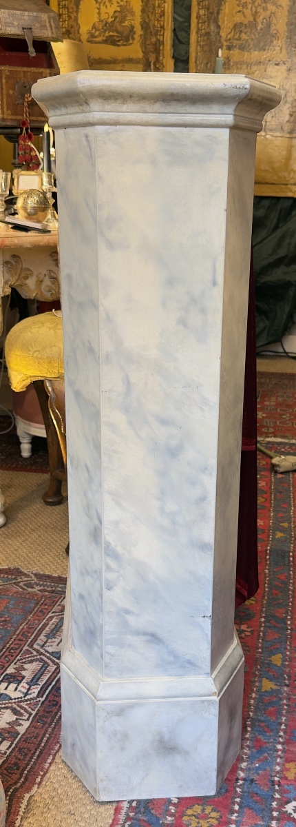Pair Of Octagonal Wood Cases, Finished To Resemble Carrara Marble. 20th Century. -photo-3