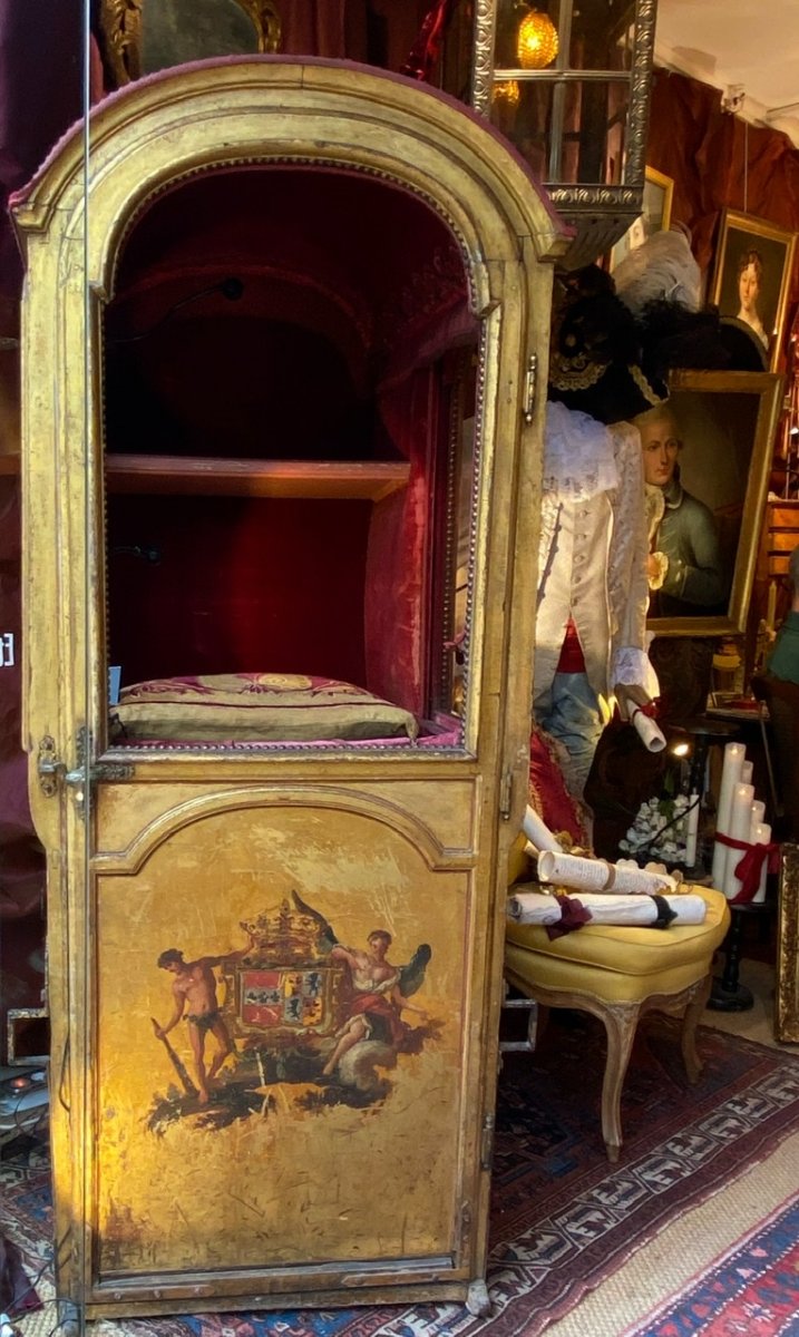 Sedan-chair.  The Golden Luxury Of An 18th Century Marquise Under Louis XV-photo-7