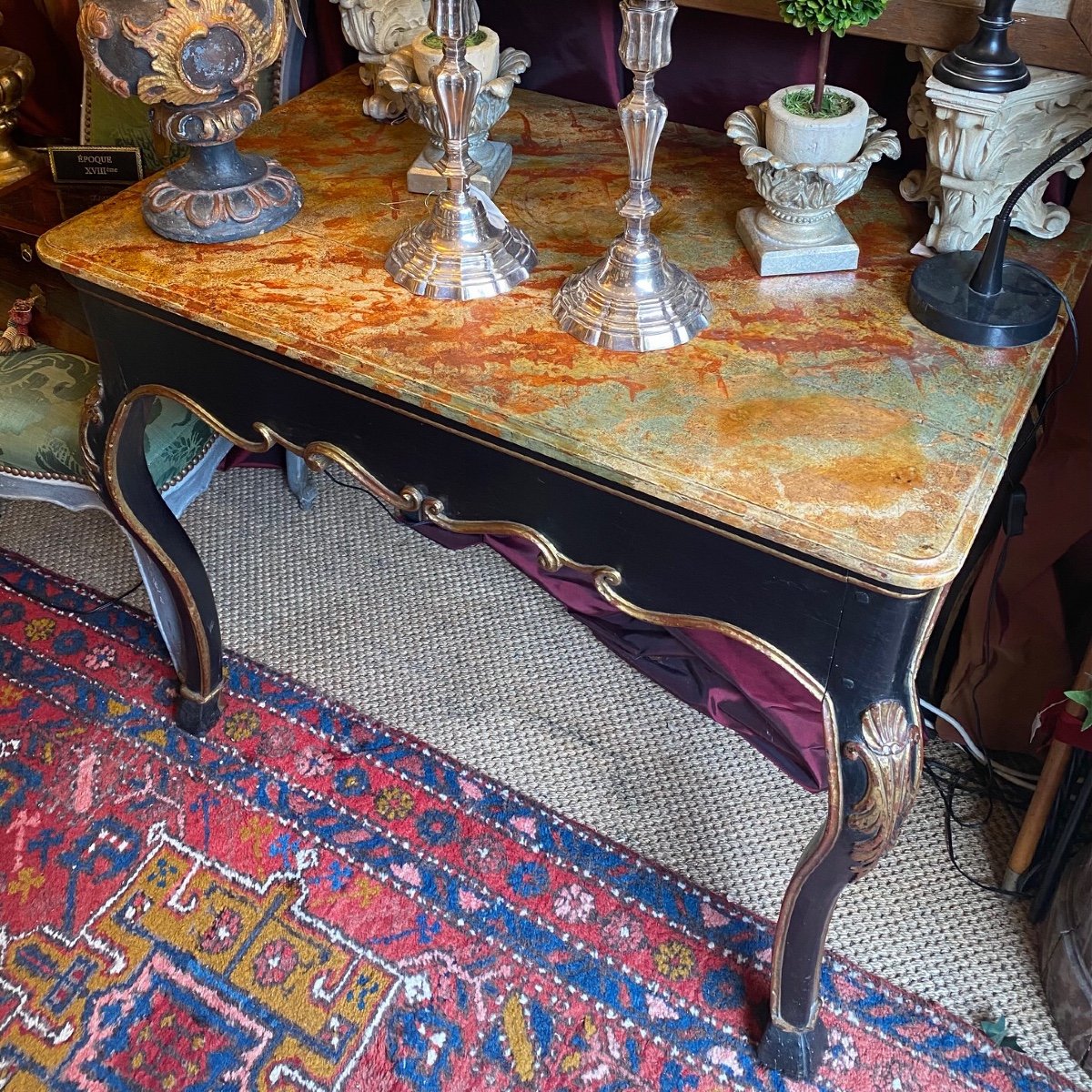 Table en console XVIIIe, laquée noire, à dorures.-photo-1