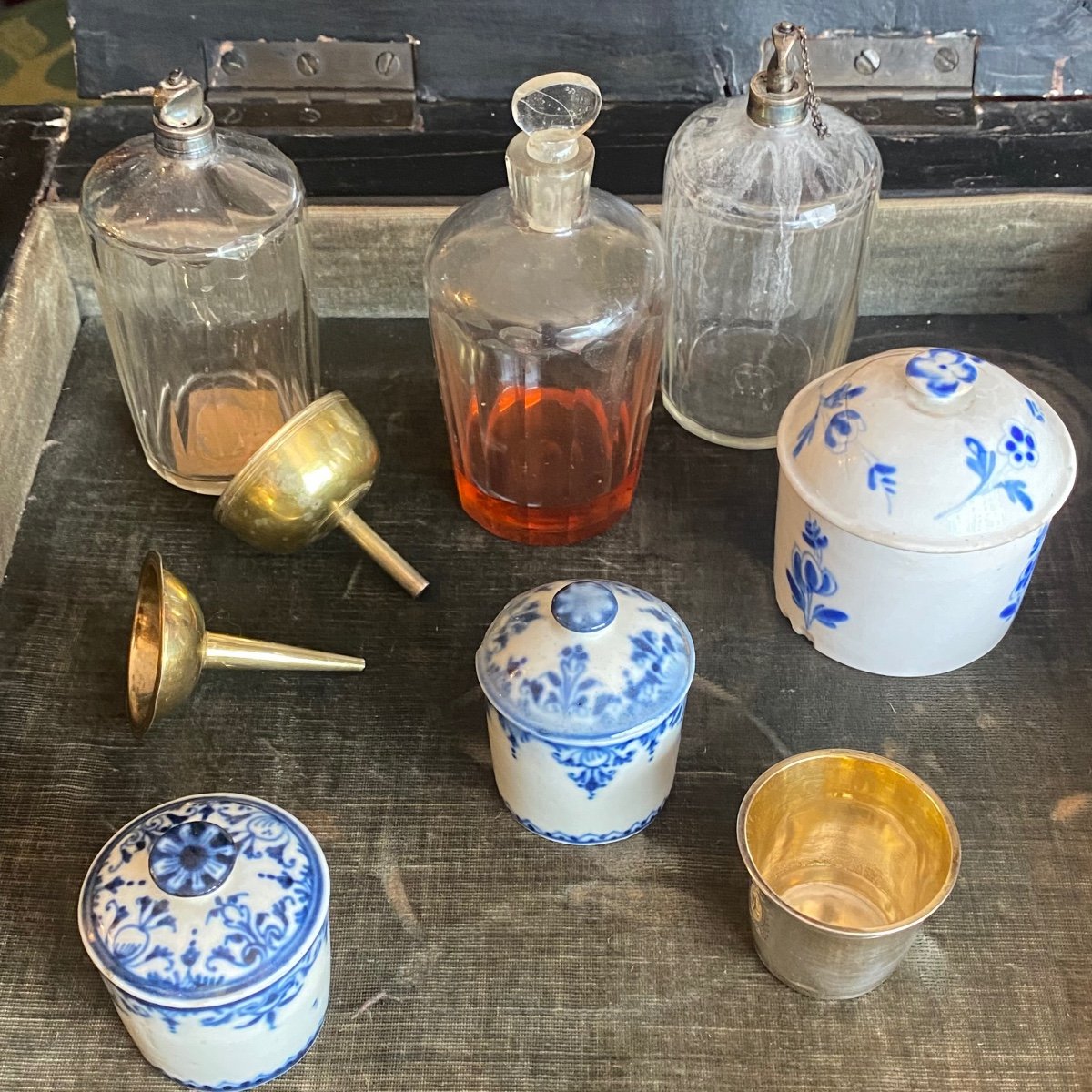 Powdery Dressing Table, Varnish Martin With Chinese Decor, Circa 1740. Eighteenth-photo-5