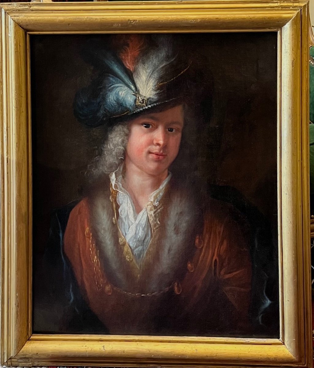 Portrait d’homme attribué à JF Courtin vers 1730, à la coiffe ornée de plumes. -photo-8