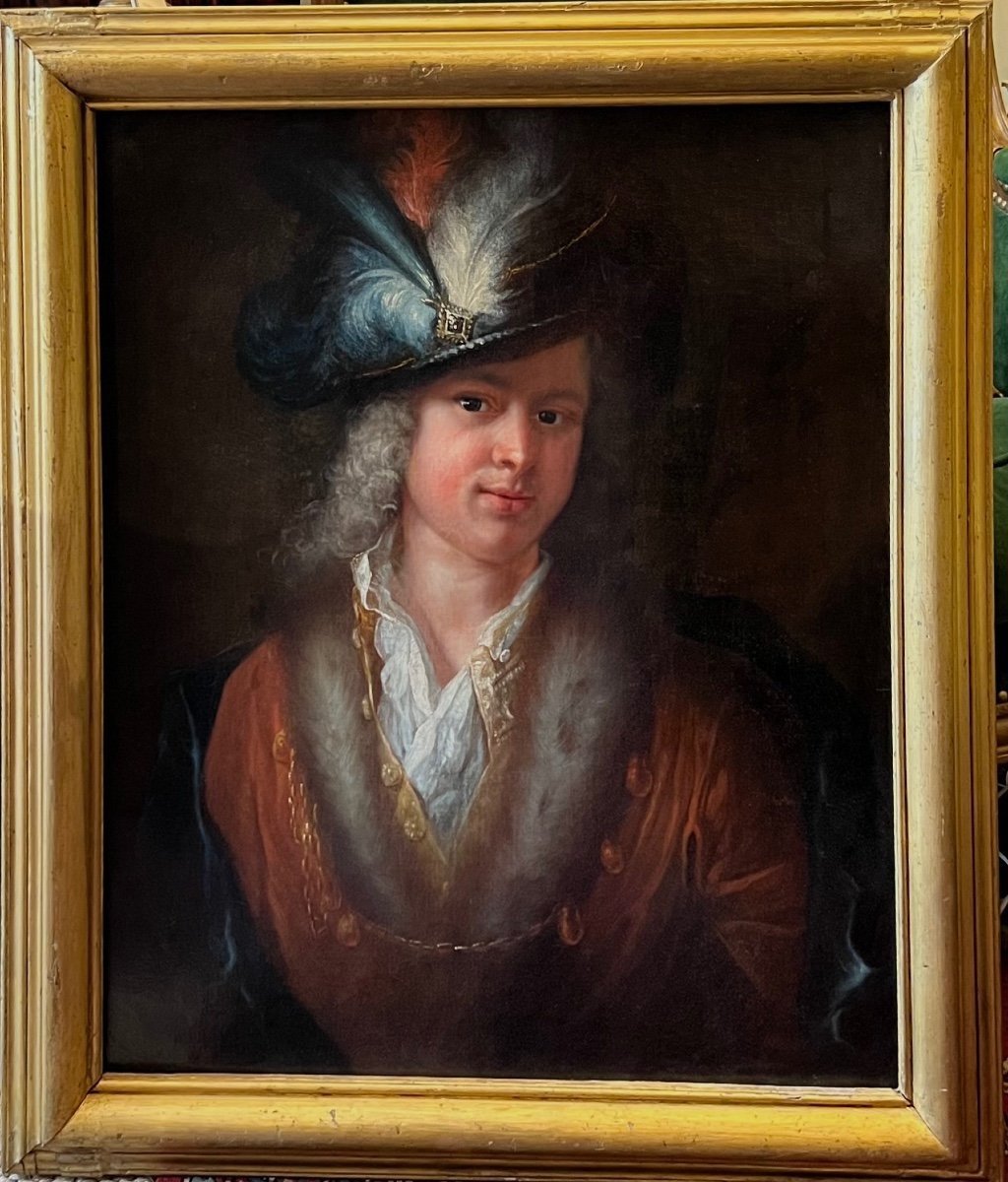 Portrait d’homme attribué à JF Courtin vers 1730, à la coiffe ornée de plumes. -photo-6