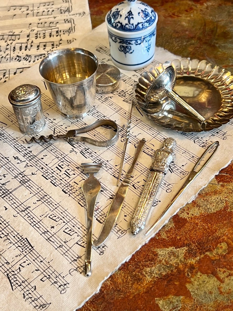 Important et rare coffret  à senteurs, 16 pièces, laqué décoré  sinisant, Louis XV, v. 1770-photo-4