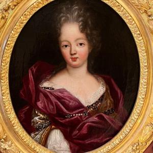 Portrait princesse du sang  cour de Louis XIV, luxueusement vêtue et parée fin XVIIe. 