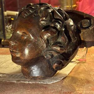 Beautiful 17th Century Angel Head In Oak. Very Beautiful Head Of An Angel With A Beautifully Expressive Face