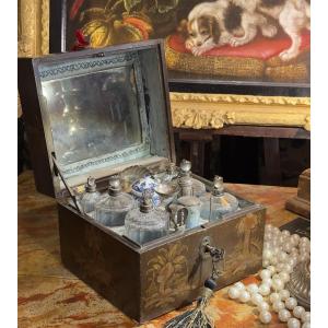Important et rare coffret à senteurs, 16 pièces, laqué décoré sinisant, Louis XV, v. 1770