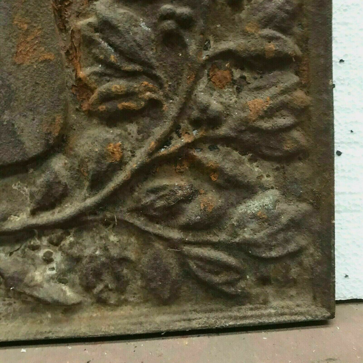 Plaque De Cheminée En Fonte De Fer Décorde Blason Couronné XIX Siècle-photo-1