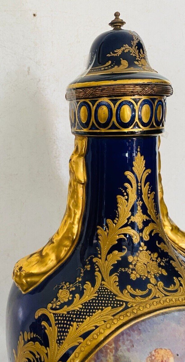 Vase With Polychromed Blue Background With Gold Highlights XX Century Sèvre Vase Covered Vase-photo-4