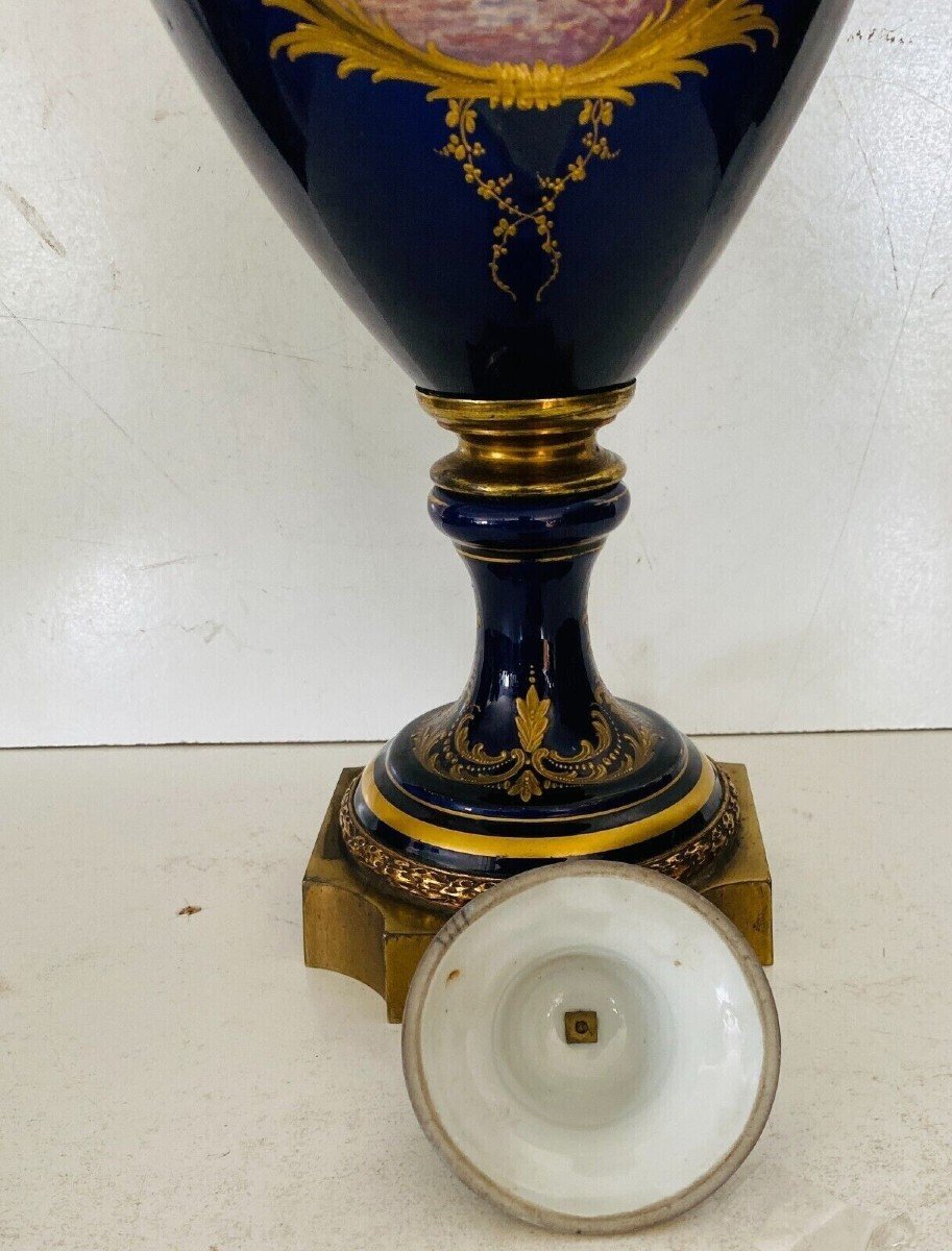 Vase With Polychromed Blue Background With Gold Highlights XX Century Sèvre Vase Covered Vase-photo-6