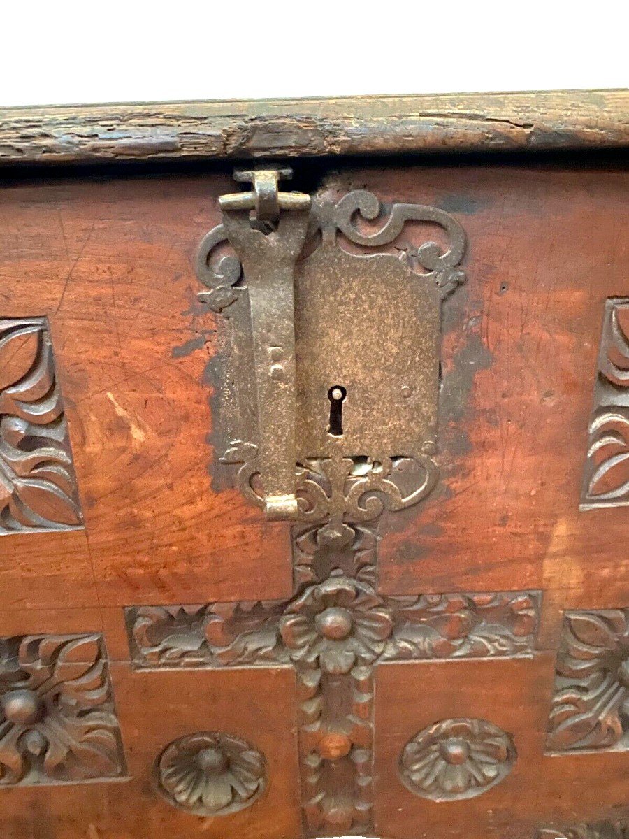 Antique Renaissance Style Chest In Carved Oak 18th Century-photo-4