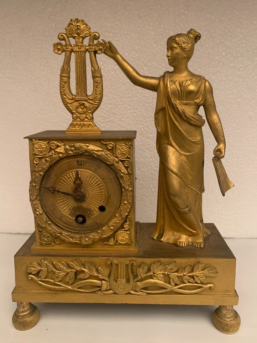 Pendulette De Style Restauration En Bronze Doré XIX Siècle