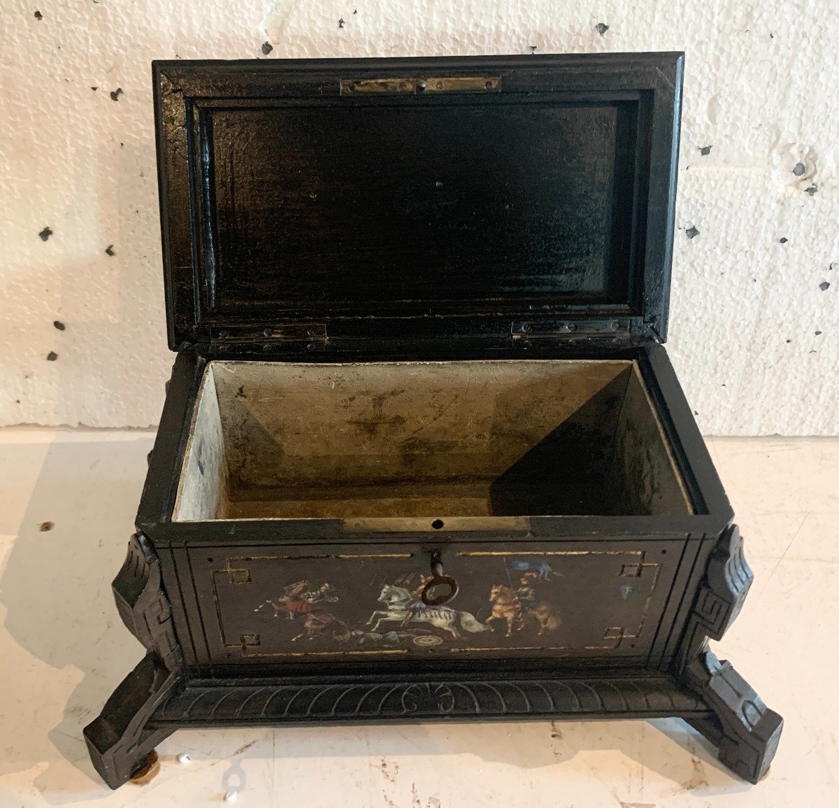 Coffret A Bijoux En Bois Noir Sculpté A Décor Polychrome XIX Siècle-photo-5