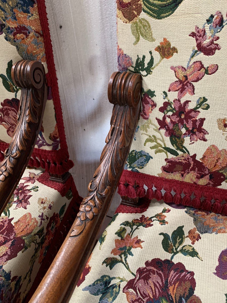 Paire De Fauteuils De Style Renaissance En Noyer Massif XIX Siècle-photo-3