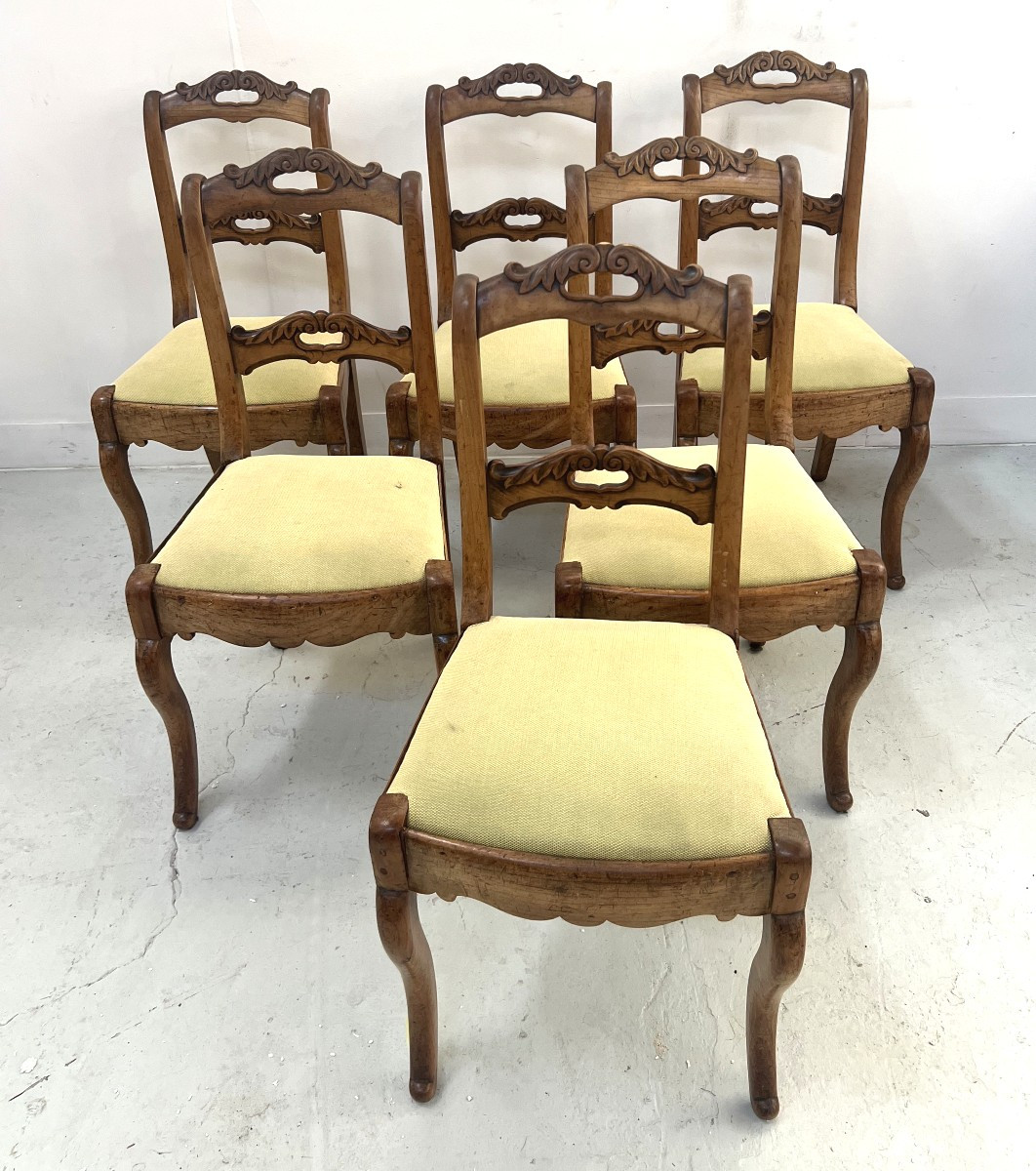 Suite de six chaises de style Louis Philippe en merisier XIX siècle