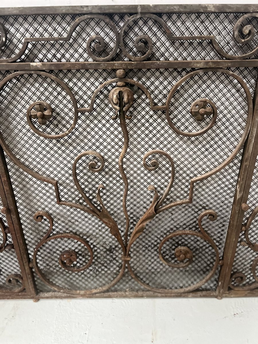 20th Century Hammered Wrought Iron Grille-photo-1