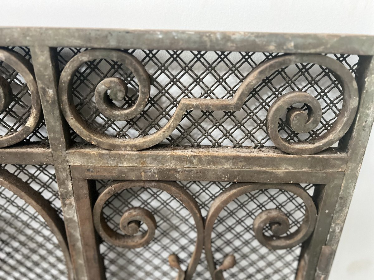 20th Century Hammered Wrought Iron Grille-photo-7